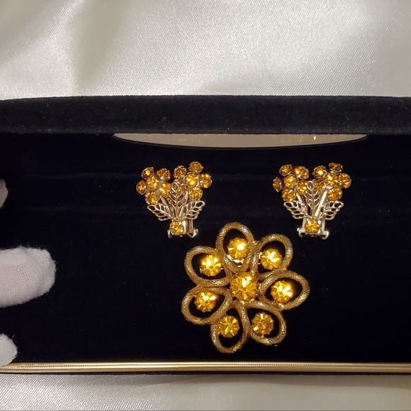 Vintage Jewelry Set Rhinestones, Earrings Rhinestones Yellow, Brooch Rhinestones - Picture 11 of 11